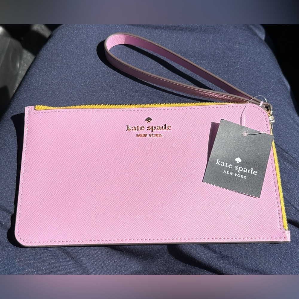 Kate Spade Wristlet - Picture 4 of 4